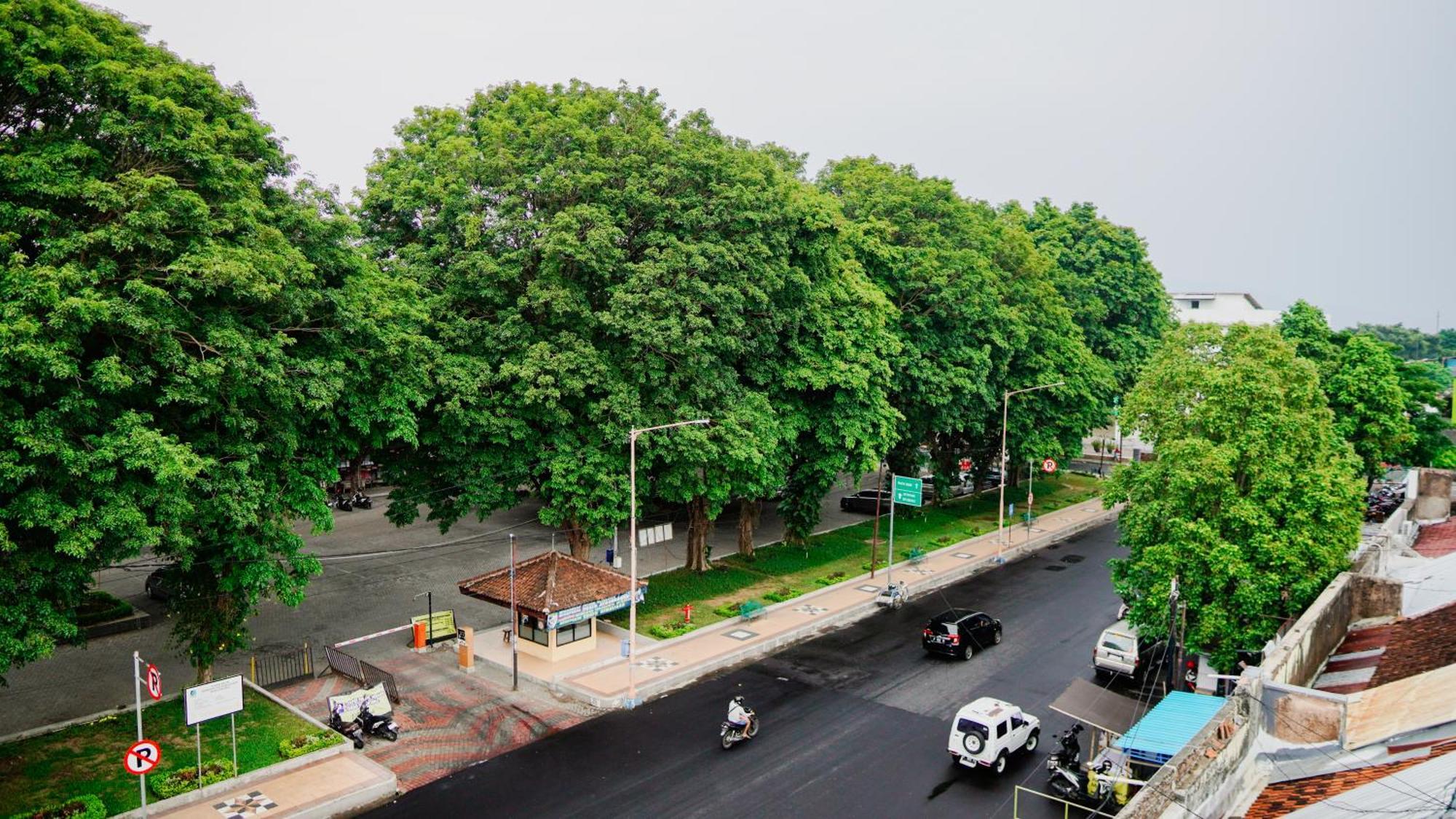 Dormitory Tourism Sritanjung Banyuwangi By Gajahsora Management Exterior photo