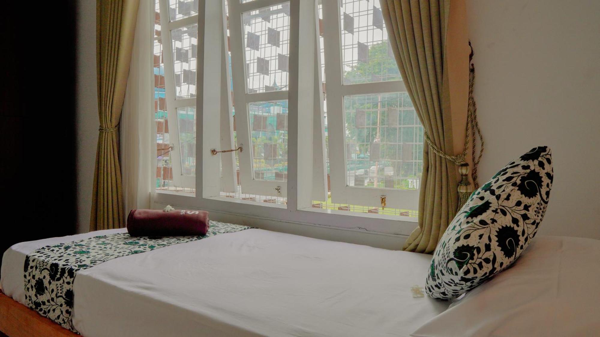 Dormitory Tourism Sritanjung Banyuwangi By Gajahsora Management Exterior photo