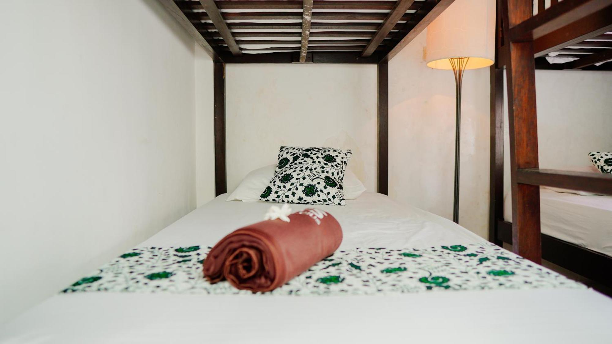Dormitory Tourism Sritanjung Banyuwangi By Gajahsora Management Exterior photo