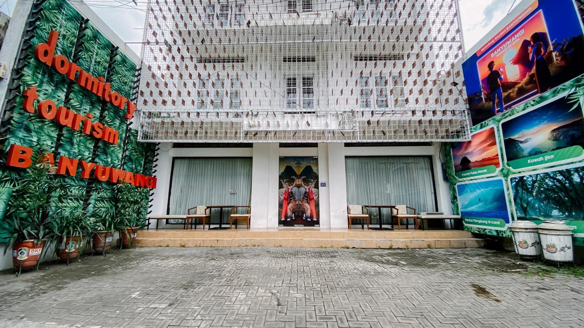 Dormitory Tourism Sritanjung Banyuwangi By Gajahsora Management Exterior photo